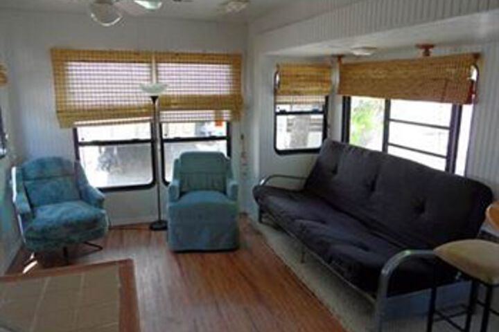 Room 8 of 27