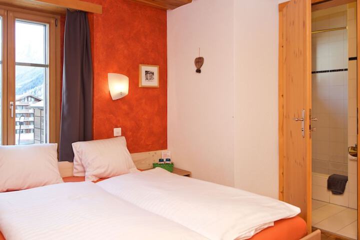 Room 3 of 61