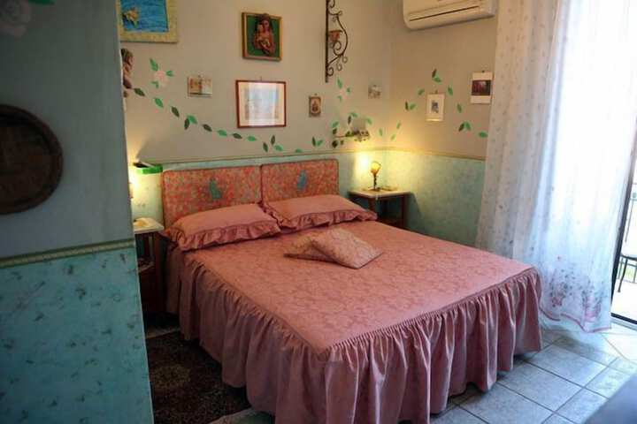Room 7 of 32