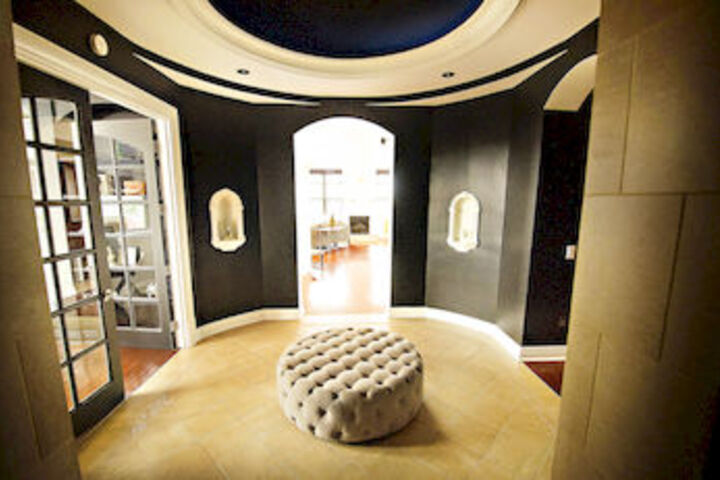 Room 16 of 19