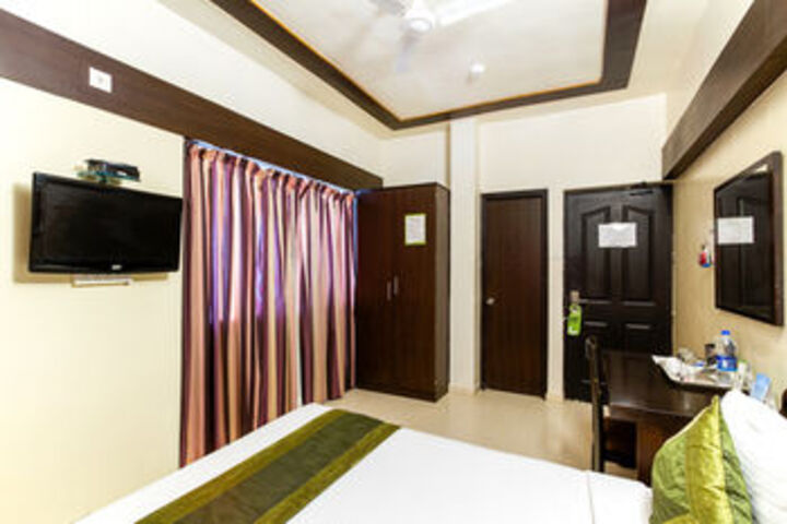 Room 10 of 36