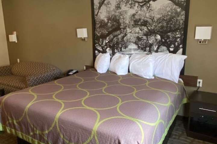 Room 5 of 28