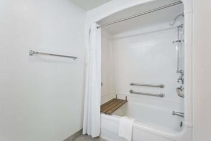 Room 2 of 49