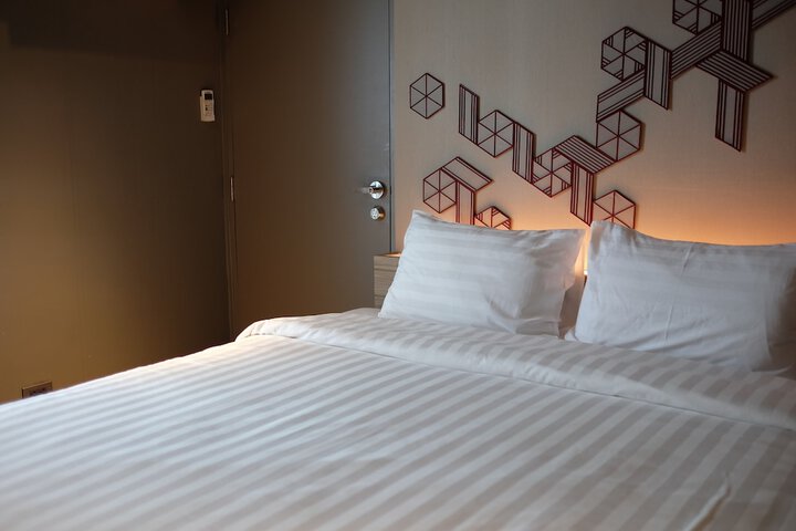 Room 9 of 40
