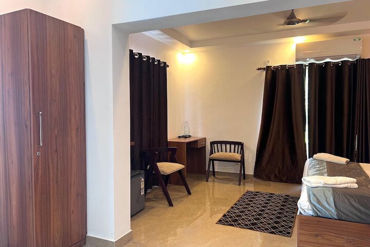 Room 27 of 74