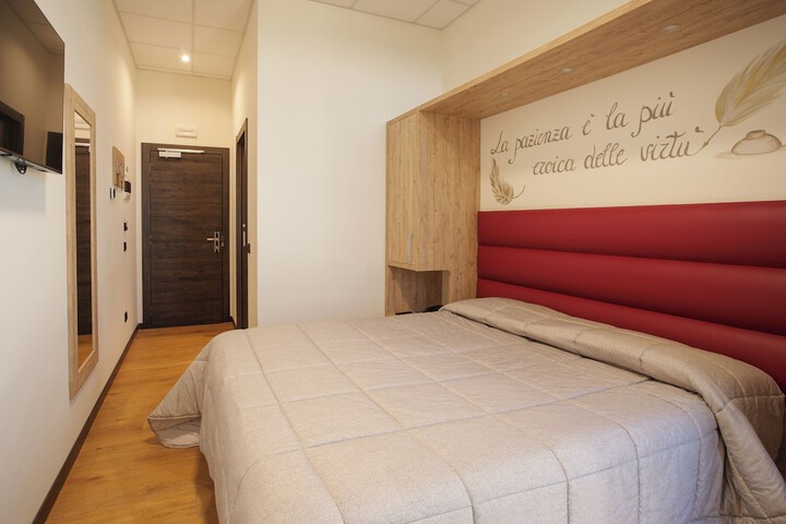 Room 13 of 79