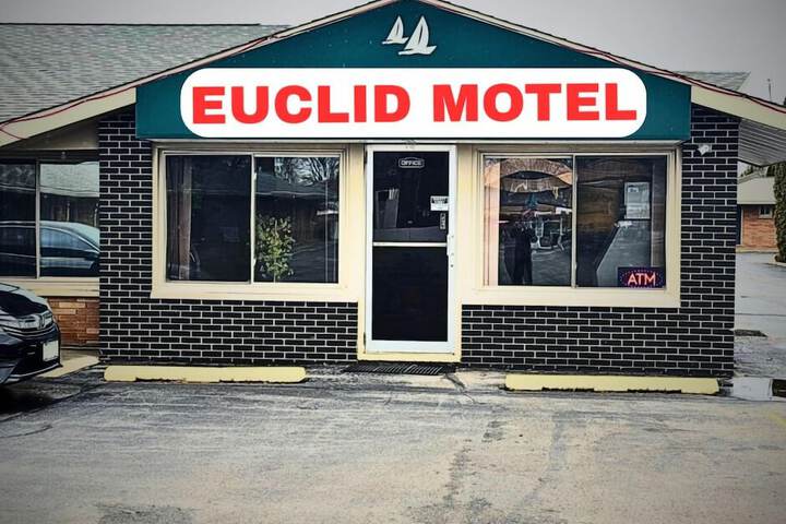 Euclid Motel in Bay City, MI