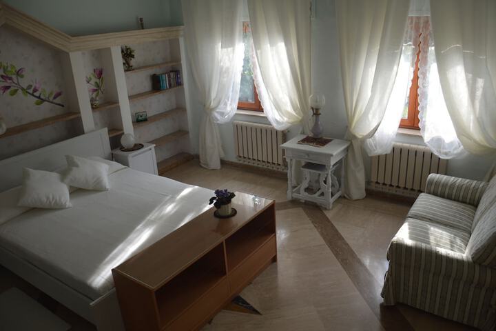 Room 12 of 19