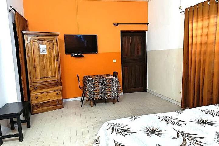 Room 6 of 36