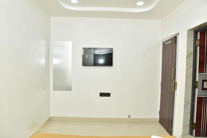 Room 7 of 38