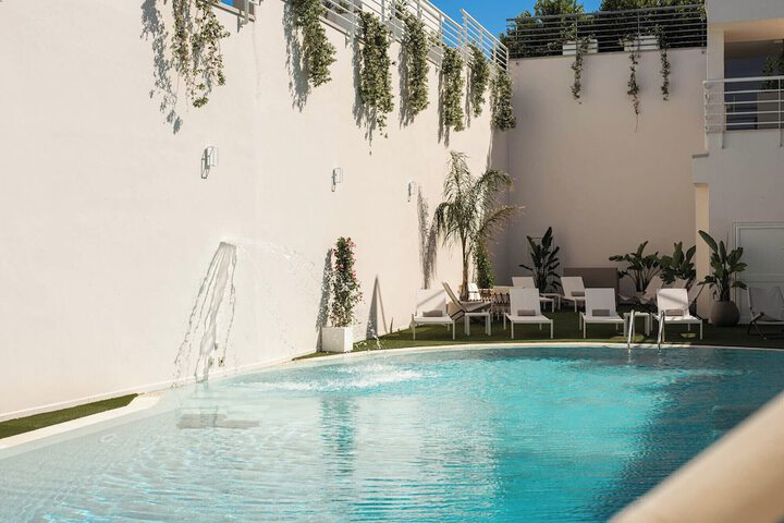 Pool 44 of 76