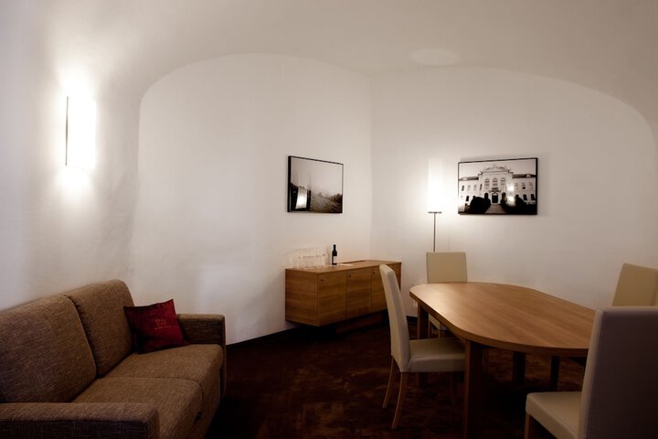 Room 19 of 58