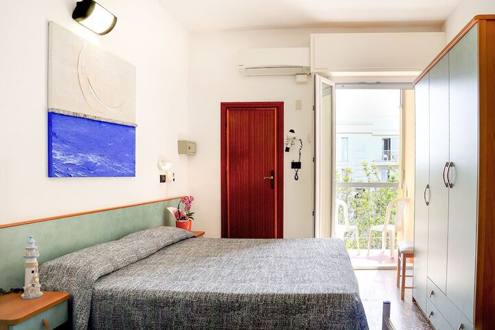 Room 7 of 42