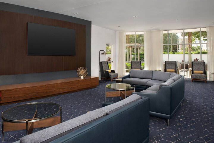 Lobby lounge