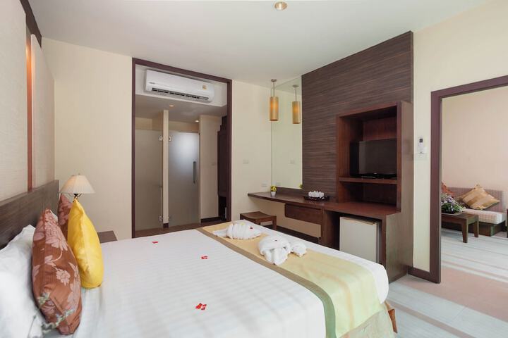 Room 13 of 81