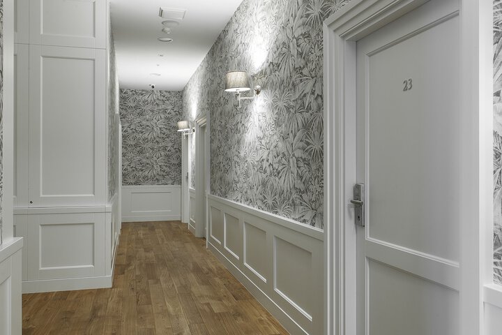 Room 28 of 74