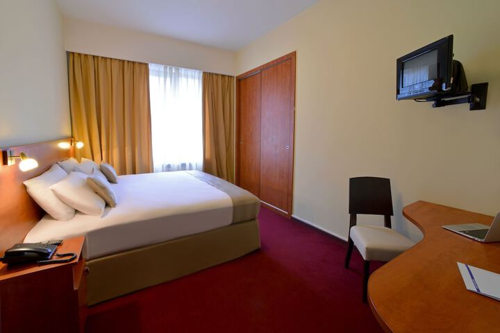 Room 21 of 60