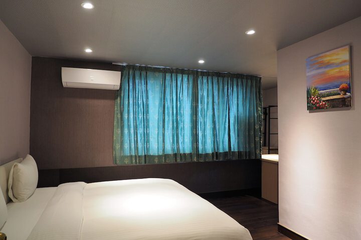 Room 9 of 45