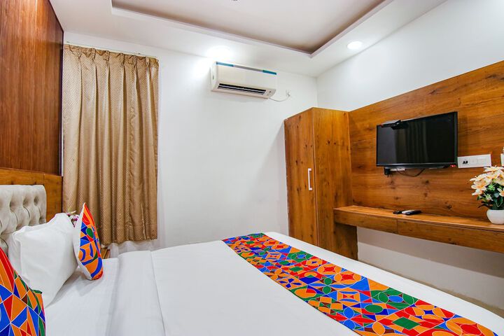 Room 8 of 24