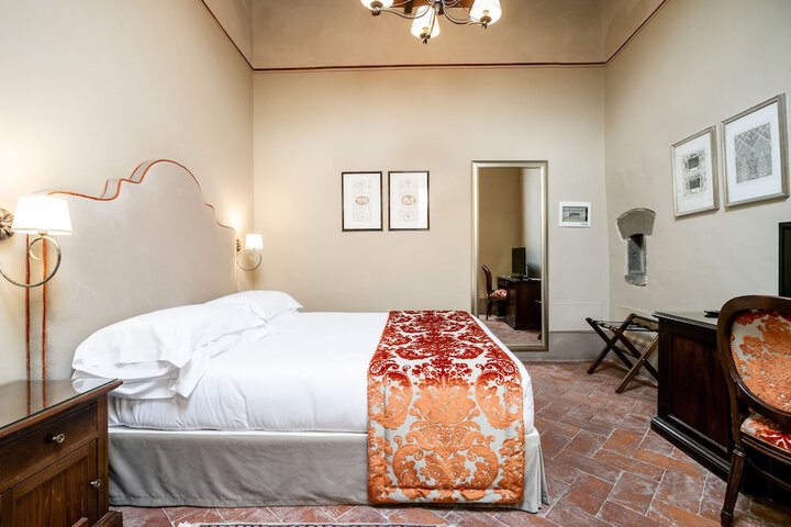 Room 4 of 110