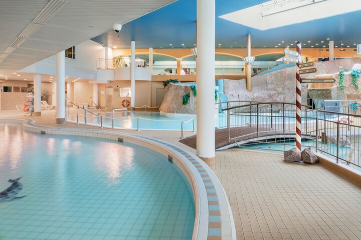 Pool 41 of 74