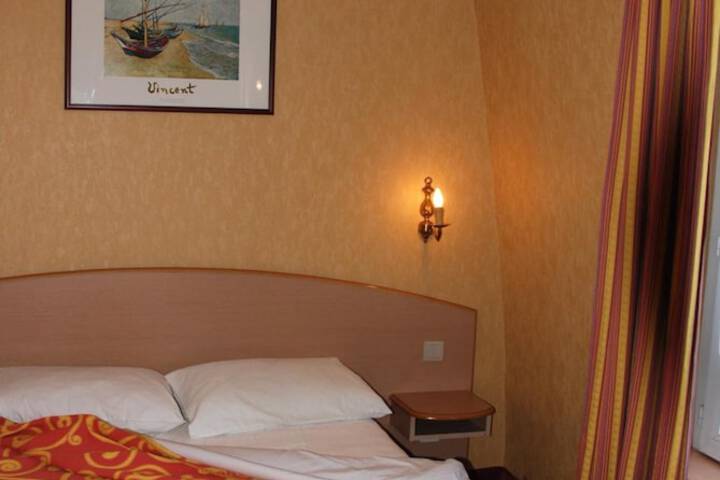 Room 20 of 53