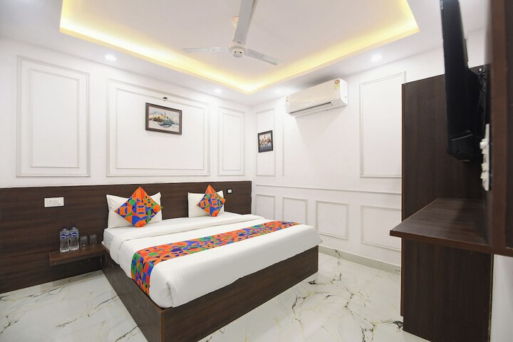 Room 13 of 31