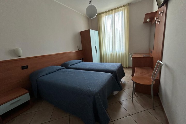 Room 18 of 36