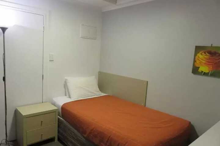 Room 13 of 41