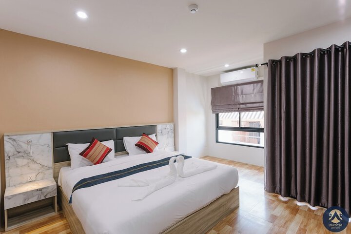 Room 7 of 14