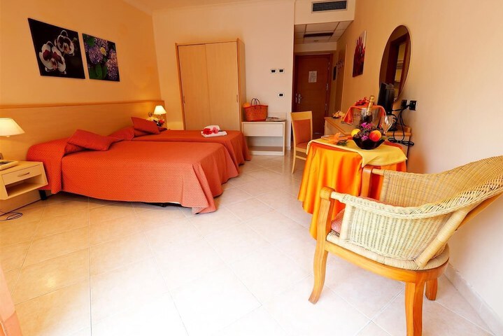 Room 8 of 45