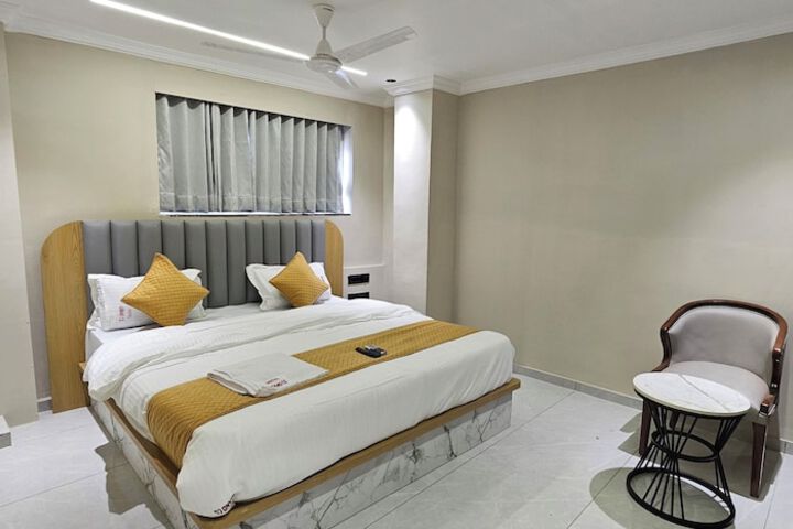 Room 14 of 33