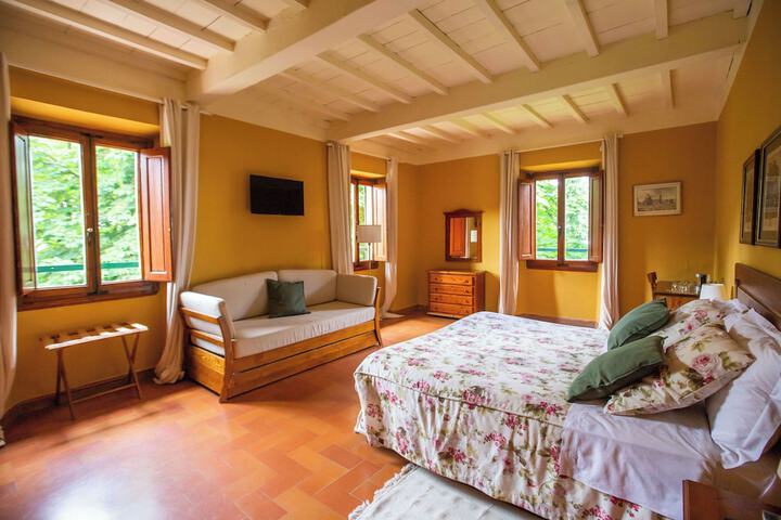 Room 3 of 6