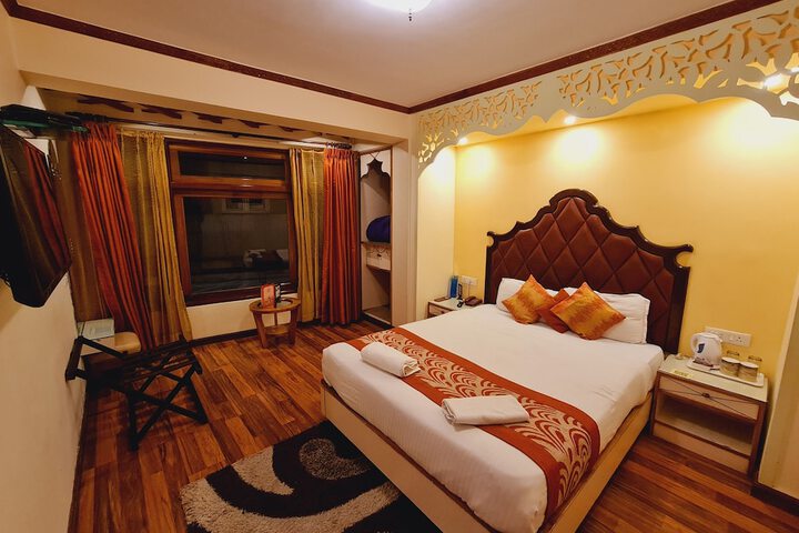 Room 10 of 42