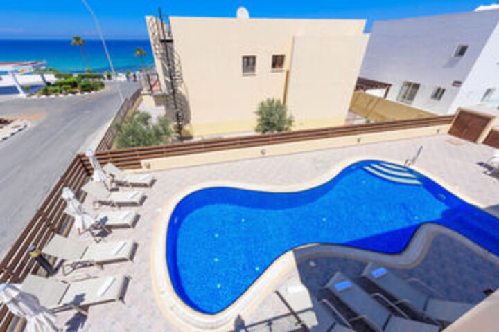 Pool 17 of 20