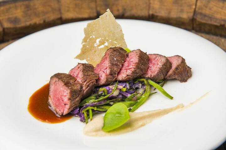 Dining 33 of 40