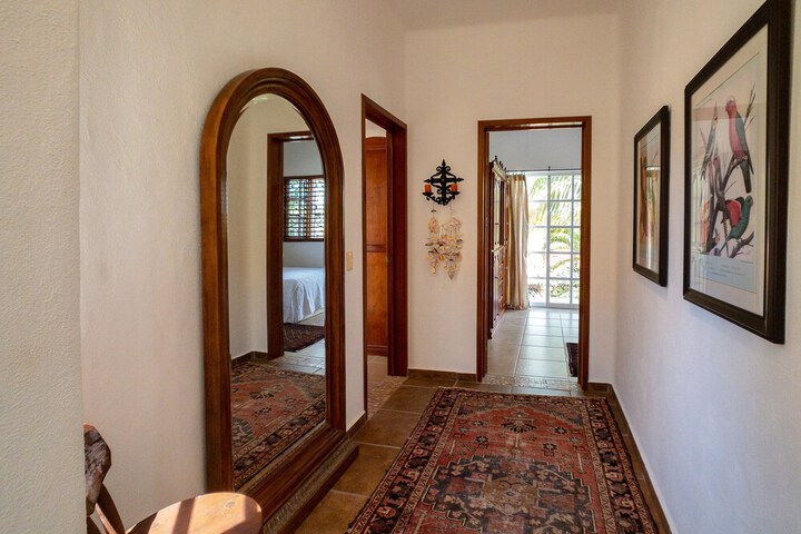 Ballroom/Hall 18 of 28