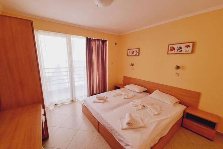 Room 27 of 137