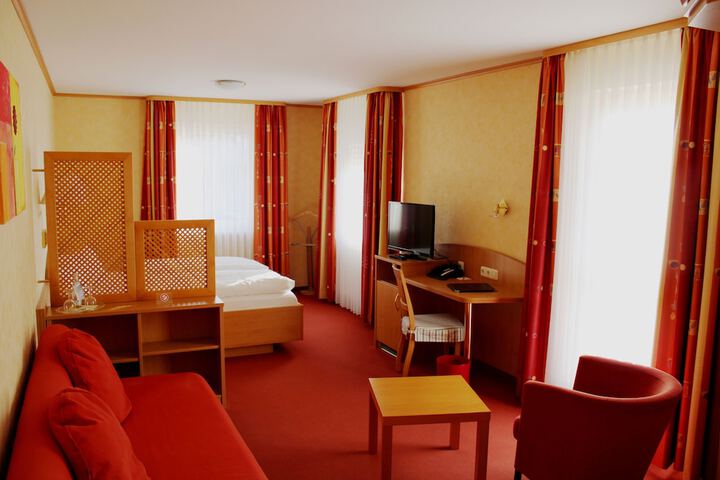 Room 3 of 6