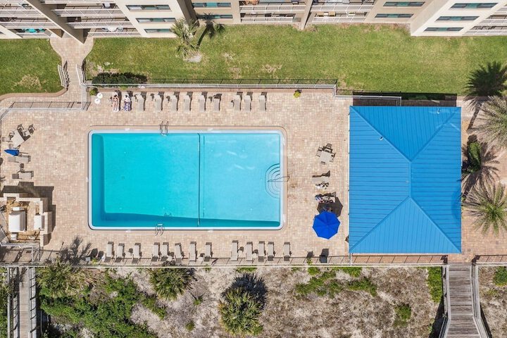 Pool 20 of 58