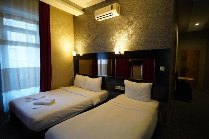 Room 7 of 36
