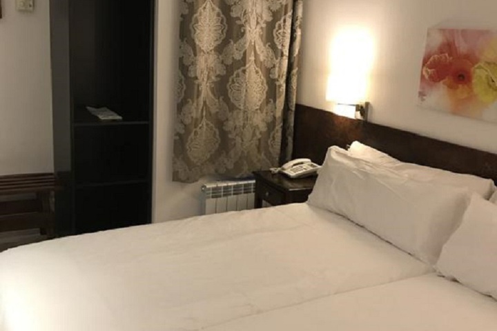 Room 26 of 43
