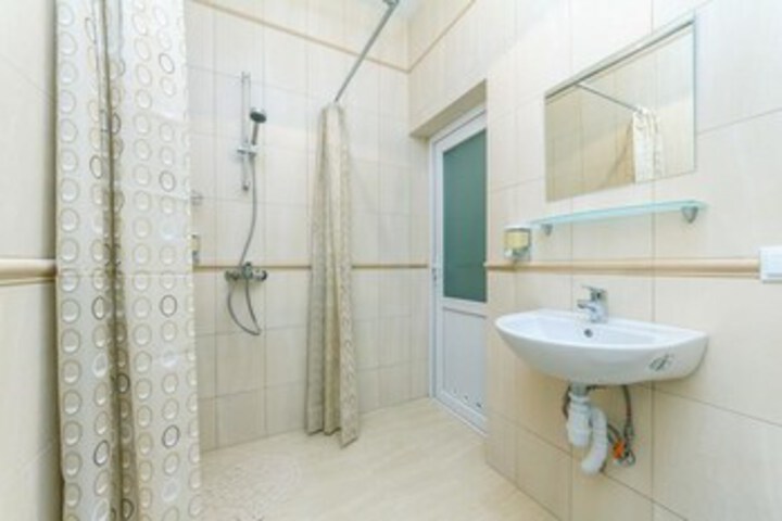 Room 2 of 72