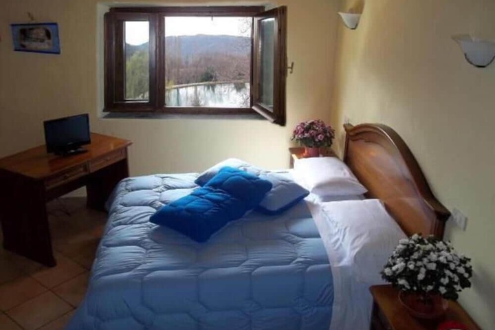 Room 4 of 43