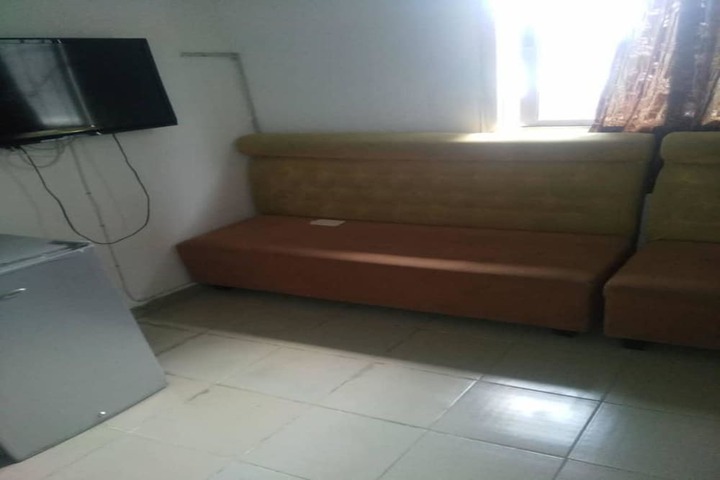 Room 14 of 34