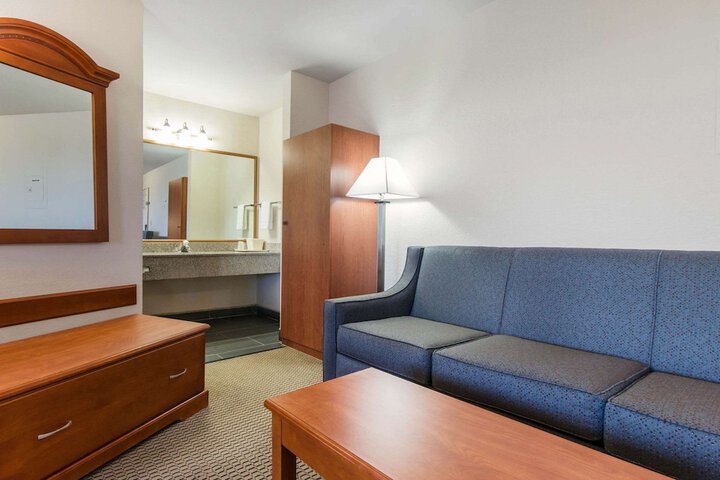 Room 10 of 49