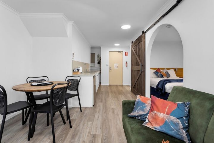 Room 30 of 72