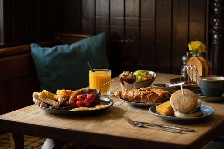 Breakfast/Coffee Service 65 of 90