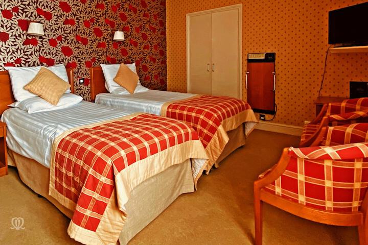 Room 4 of 24
