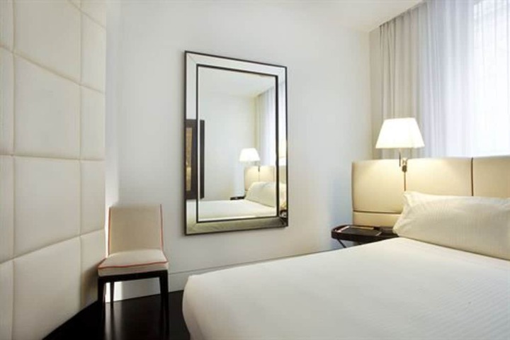 Room 4 of 43